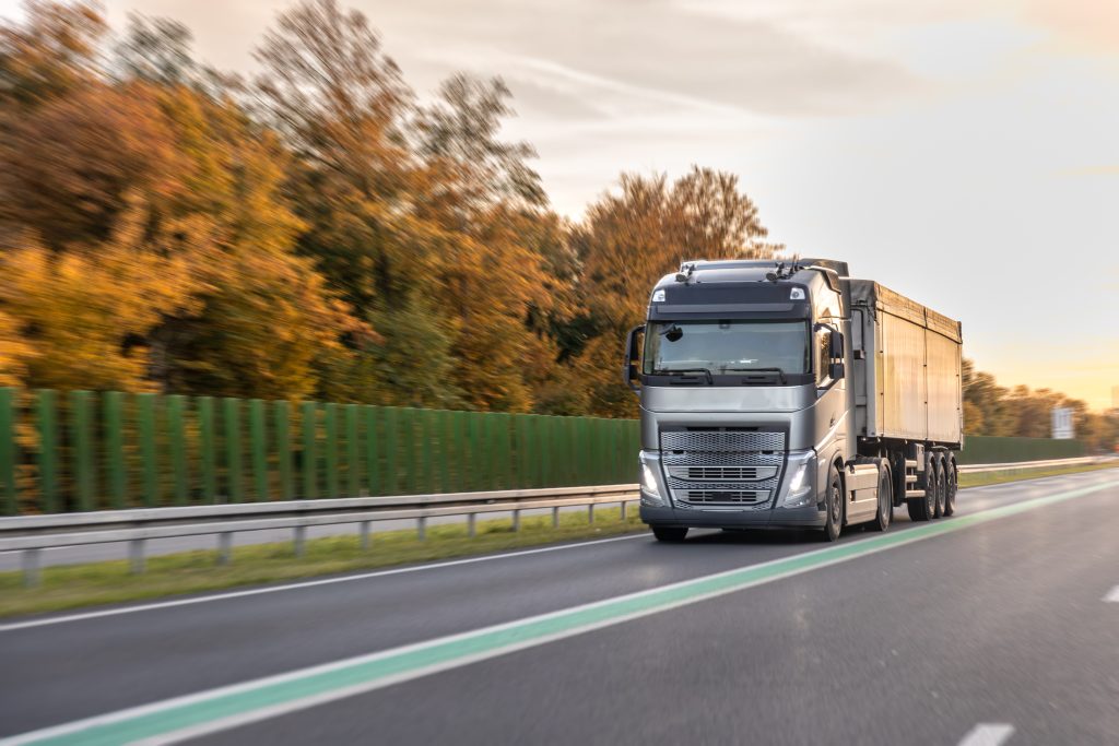 LKW Reifen Pannendienst Limburg an der Lahn – Sattelzug im Fernverkehr auf der A3